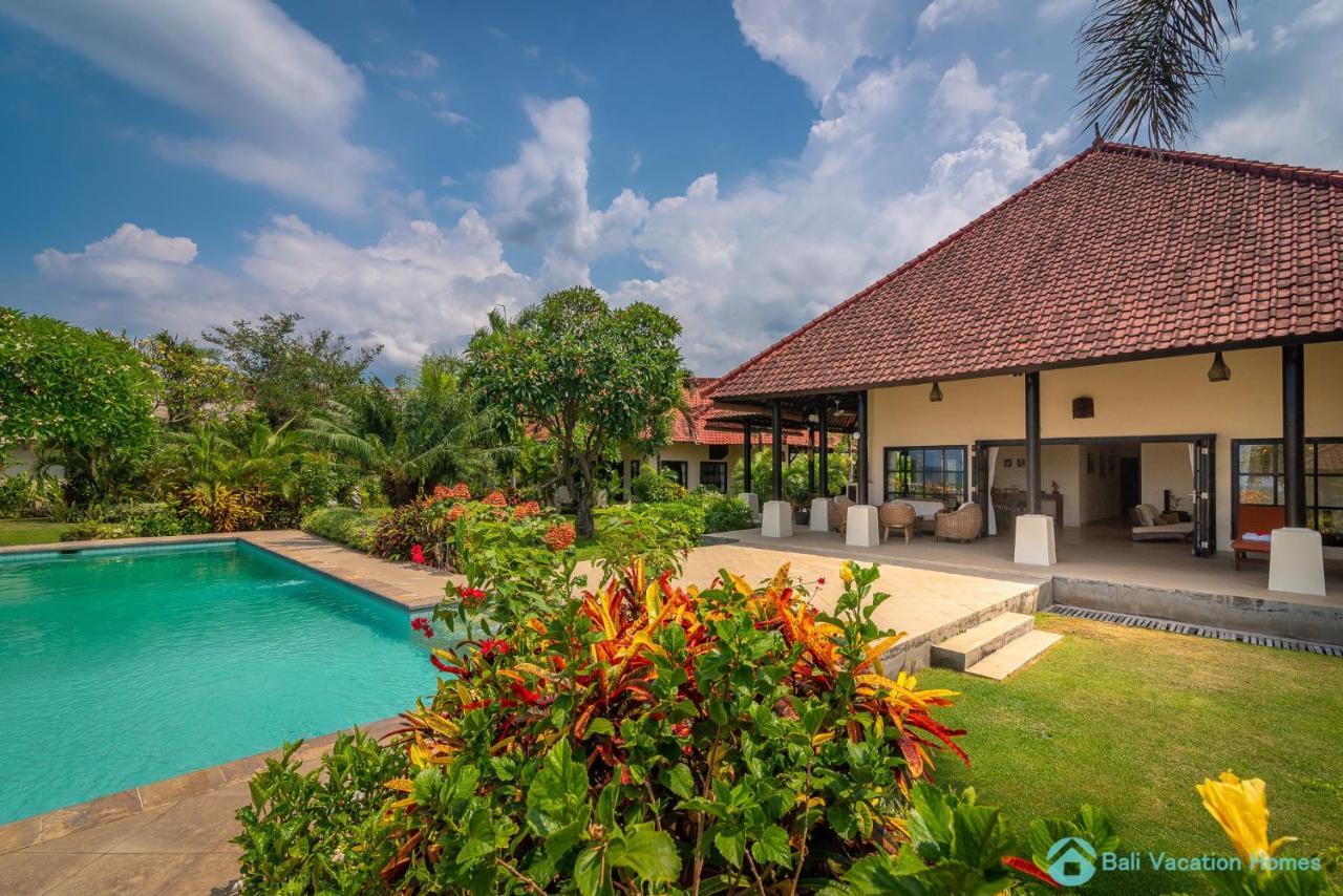 Villa Namasté - Beachfront at Lovina 10P, Pool, BBQ Banjar  Extérieur photo