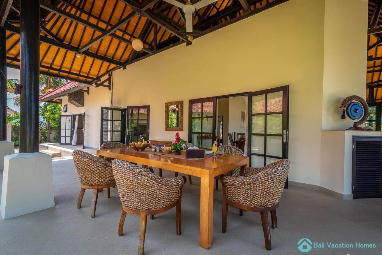 Villa Namasté - Beachfront at Lovina 10P, Pool, BBQ Banjar  Extérieur photo